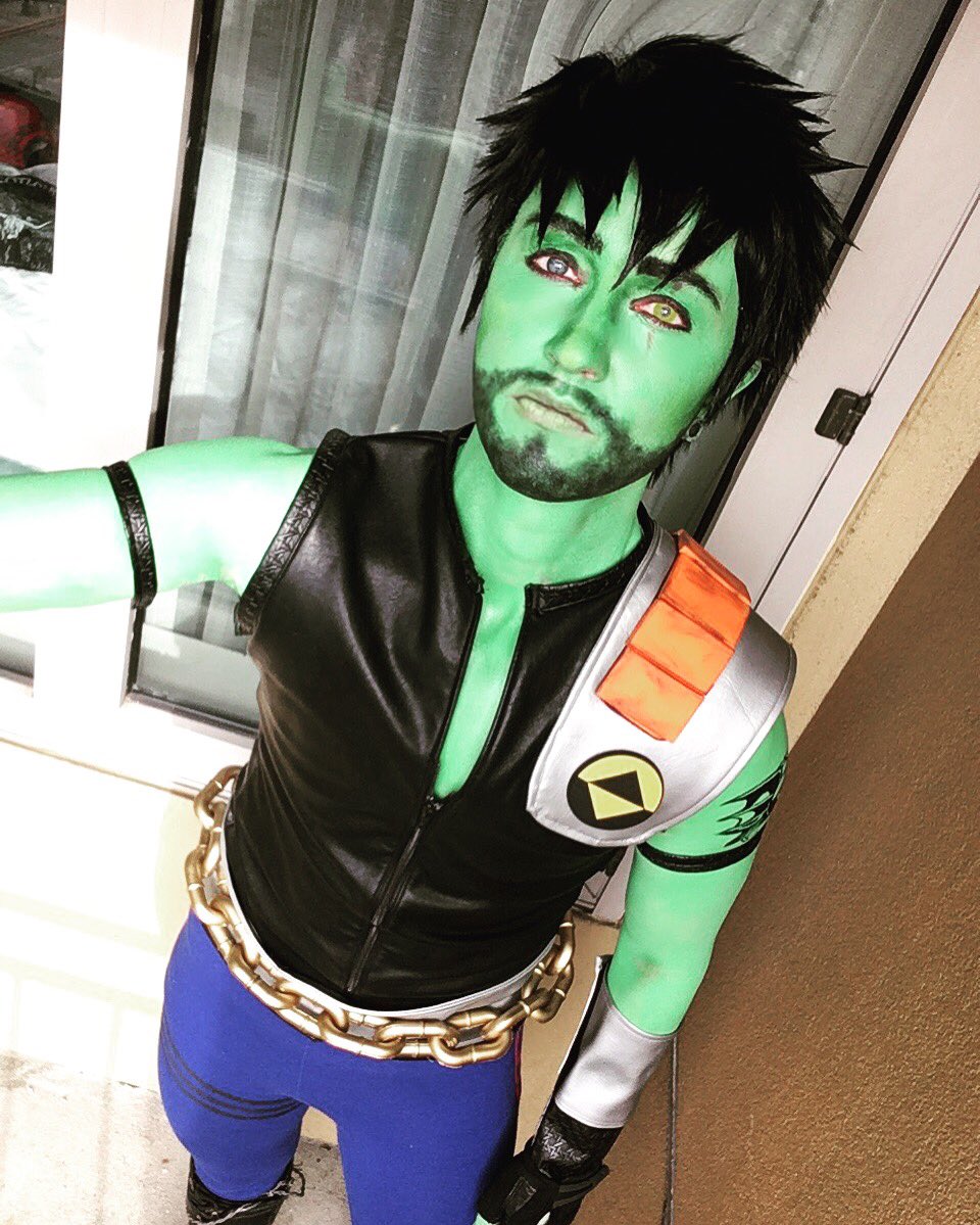twinfoolz's tweet photo. I was Matrix today at #ECCC for a bit! Met quite a few folks who recognized the series which is great! #reboot forever! #rainmakerstudios https://t.co/j9T7oMrBKe
