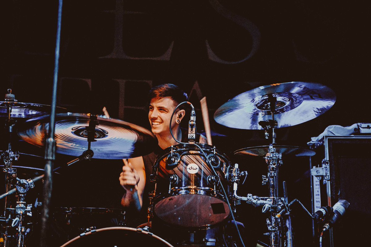 tcmsteve's tweet image. All smiles after the 1st show of the #marchofmadnesstour in El Paso, TX! || 📷: @dontshootskrlx