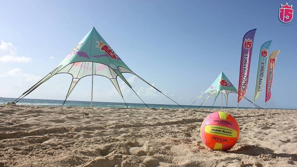 EnjoyQuince's tweet photo. ¿Quién quisiera estar en el #beachPoint de #e15 en #miamiBeach? https://t.co/3QvuXpo1IS