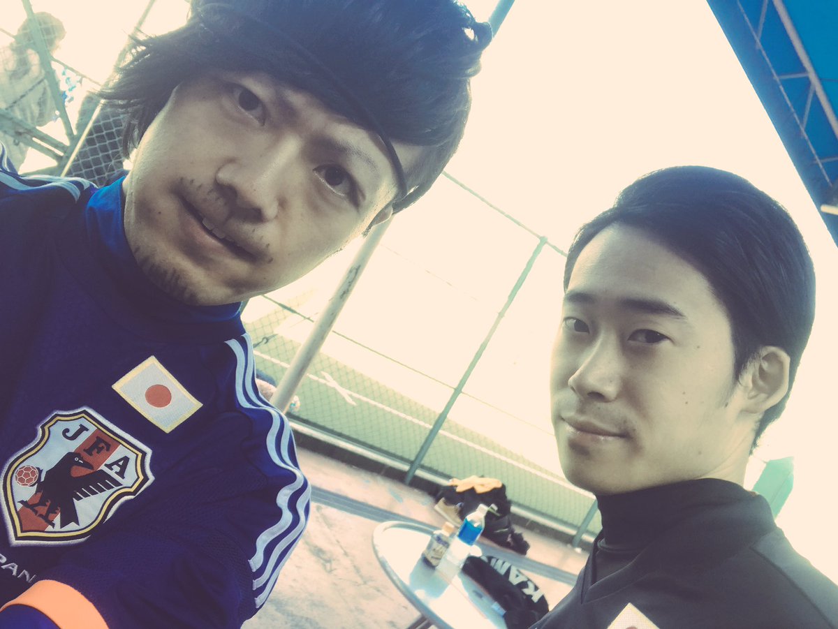 フルカウント千葉 森田let S剛 く ぽん 昨日は 彼と代表合宿を兼ねた フットサル をしてました もう 足がパンパン です W 笑 遠藤保仁 ヤット フルカウント千葉 香川真司 浅野智明 ものまね モノマネ そっくり の隣りで フルカウント千葉 森田let S剛 く ぽん 昨日は 彼と代表合宿を兼ねた フットサル をしてました もう 足がパンパン です W 笑 遠藤保仁 ヤット フルカウント千葉 香川真司 浅野智明 ものまね モノマネ そっくり の隣りで
