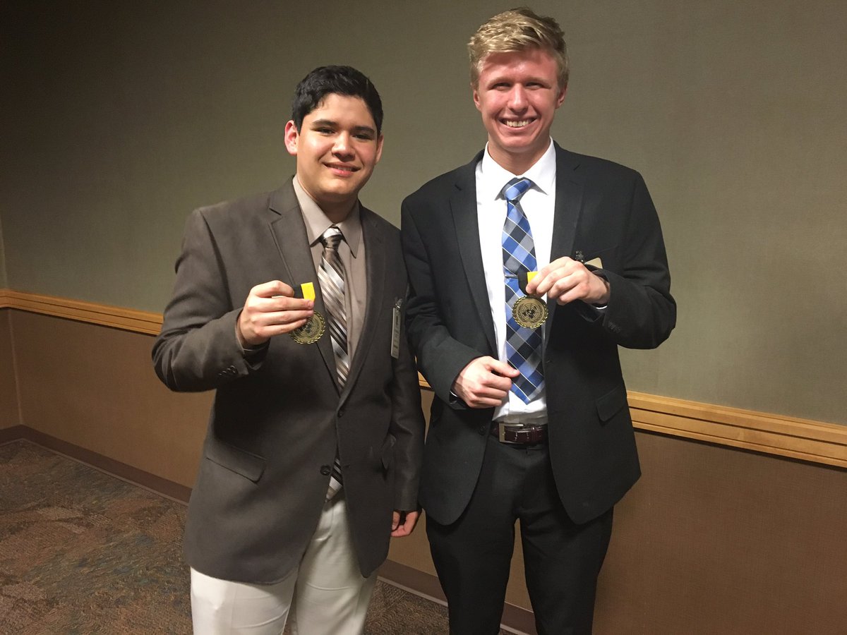 mattmancini09's tweet photo. Congratulations to @mun_iac for an amazing time at @OUMUN2017 https://t.co/Z4U9kogMqN