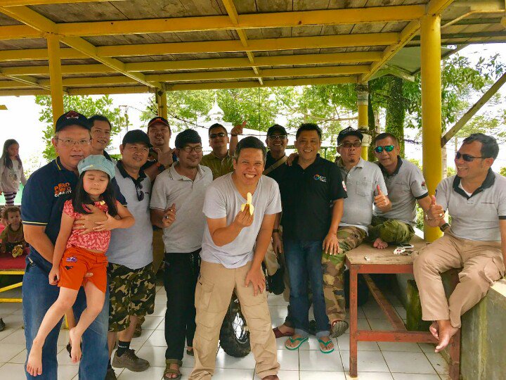 POCIndonesia's tweet photo. Foto bersama dulu yah saat TFF bersama POC Indonesia Jakarta Area Chapter #POCINDONESIA https://t.co/2OCEGJk483