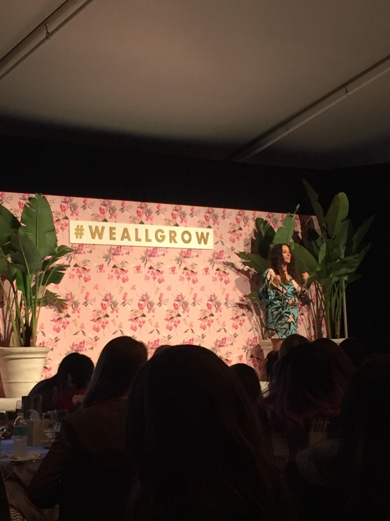 The first storyteller <a href="/DeSuMama/">VB</a> takes the stage! DreamBigPrincess #WeAllGrow