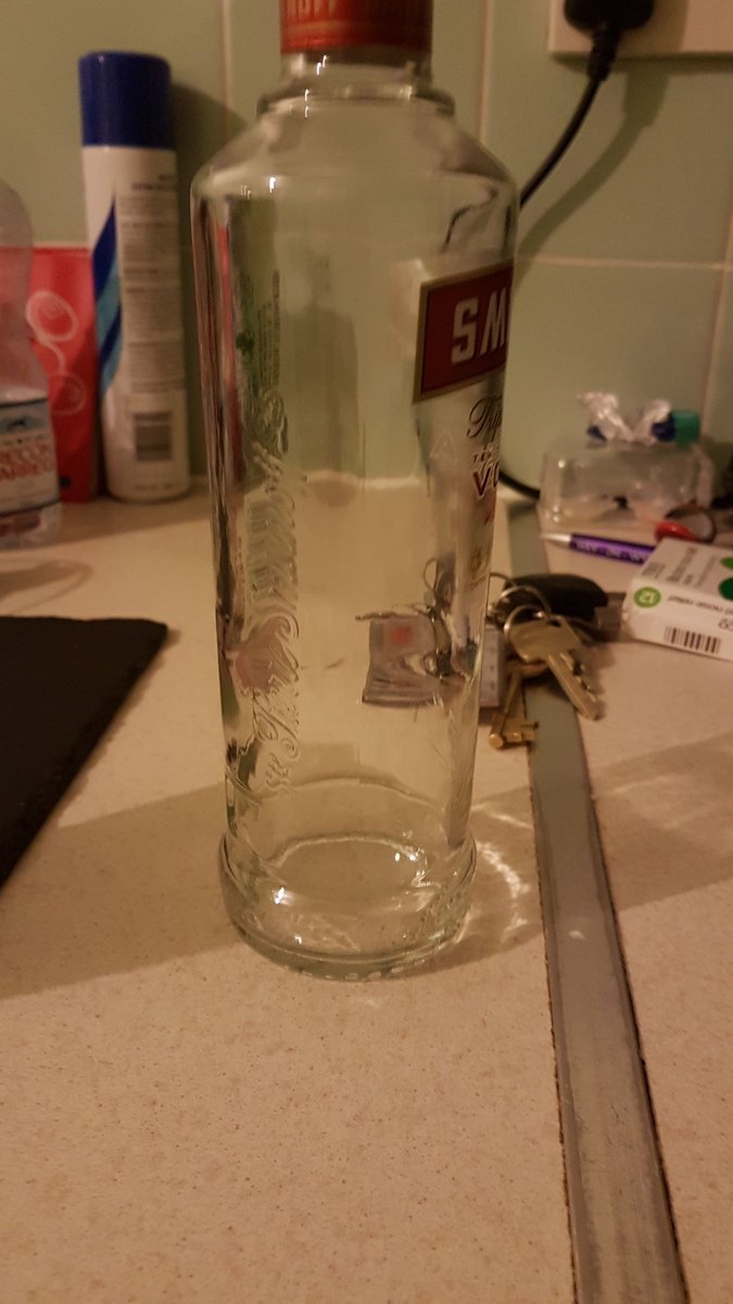 carlyryley1's tweet photo. @Andy1987w thinks he the drinking demon sox darling ur girl drank you out of vodka https://t.co/lp9CY06Q99