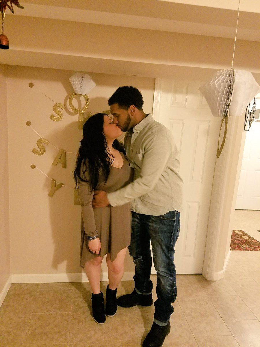 alinovak19's tweet photo. she said "yes" party, the cutest gift i've ever received in my entire life, and the cutest family you'll ever see👪💖 https://t.co/Vq4MoBfJlK