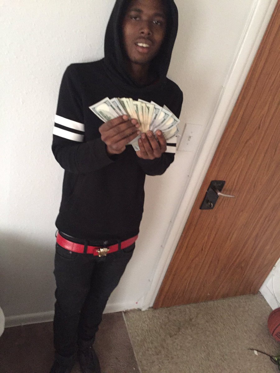 juggrixhmondo's tweet photo. All I know is 💸💸💸so how can I go broke⛽️#juggrixhhpresident https://t.co/FTpjgcHslG