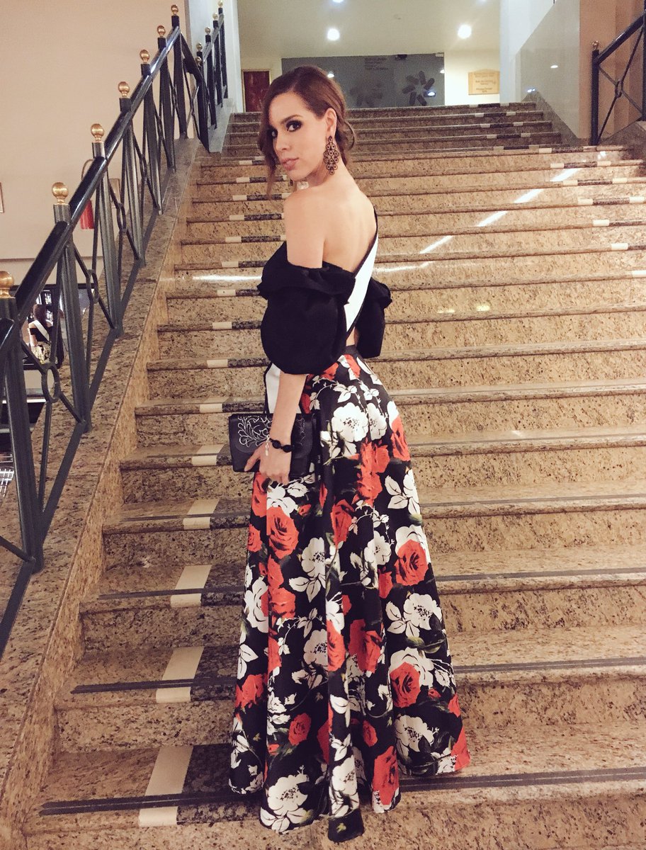 MxUJal's tweet photo. Lista para ver la transmisión de Nuestra Belleza Cuesta!! No lo olviden por el canal de las estrellas a las 10:00pm 👑👑 https://t.co/rzQpsKuUGV