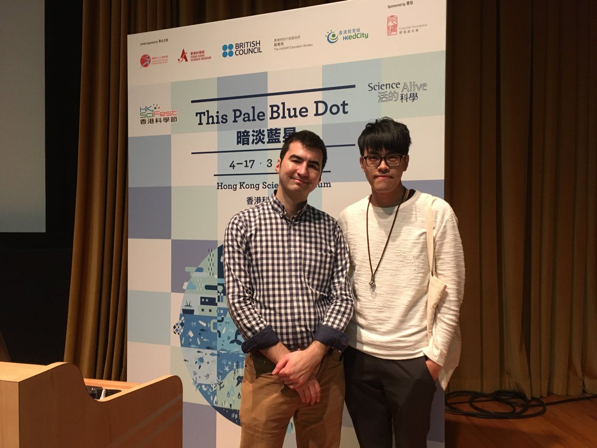 PalaeoPittman's tweet photo. Jason is a @dinoecosystems learner + came all the way from Macau (a 2 hour roundtrip) to visit us @BritishCouncil #ScienceAliveHK! ⛴️🇲🇴 https://t.co/MwPwGYQ7Dy