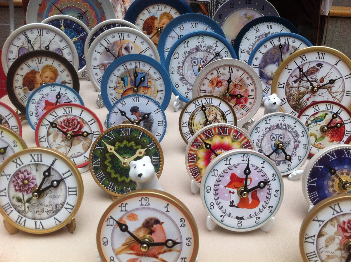 Дарите друзьям и коллегам полезные и симпатичные подарки. Одними конфетами сыт и доволен не будешь) Маленькие часики всего 350 руб #иваново