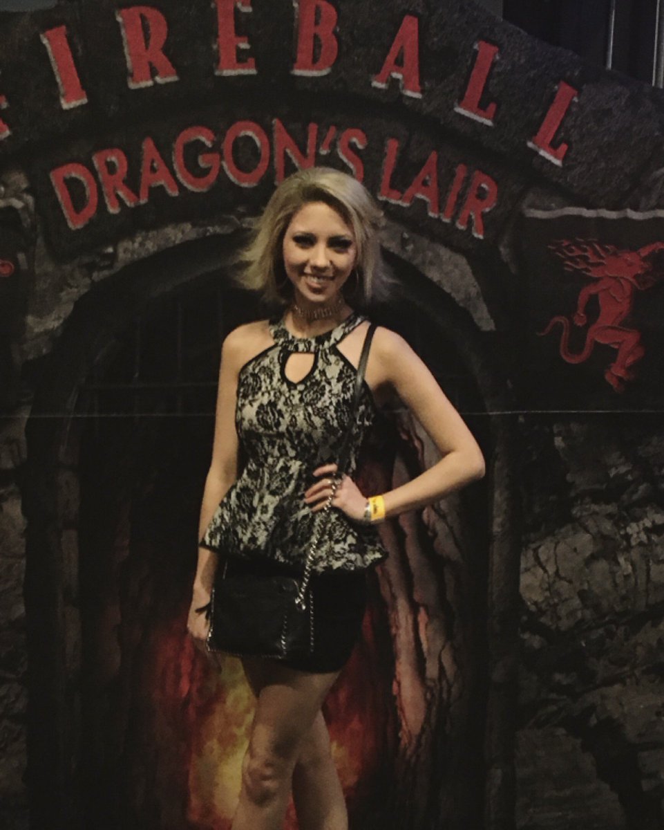 VinylVictoria's tweet photo. Your resident Fireball girl!💋🔥 @WhiskeyRocksNW #KZOK #RockNRoll https://t.co/1pE1elI9pC