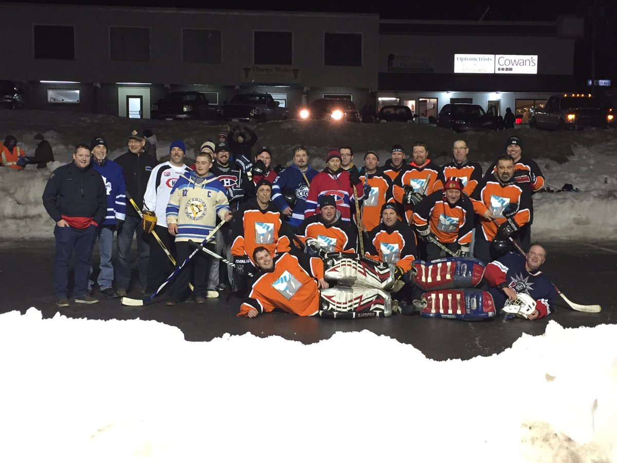 BR_Resident's tweet photo. @Town_BayRoberts makes the Top 10 of #KraftHockeyville Now we go for #1 Hoping for your support! @PowellsNL @cbncompass @StJohnsTelegram https://t.co/GF74fzcwHG