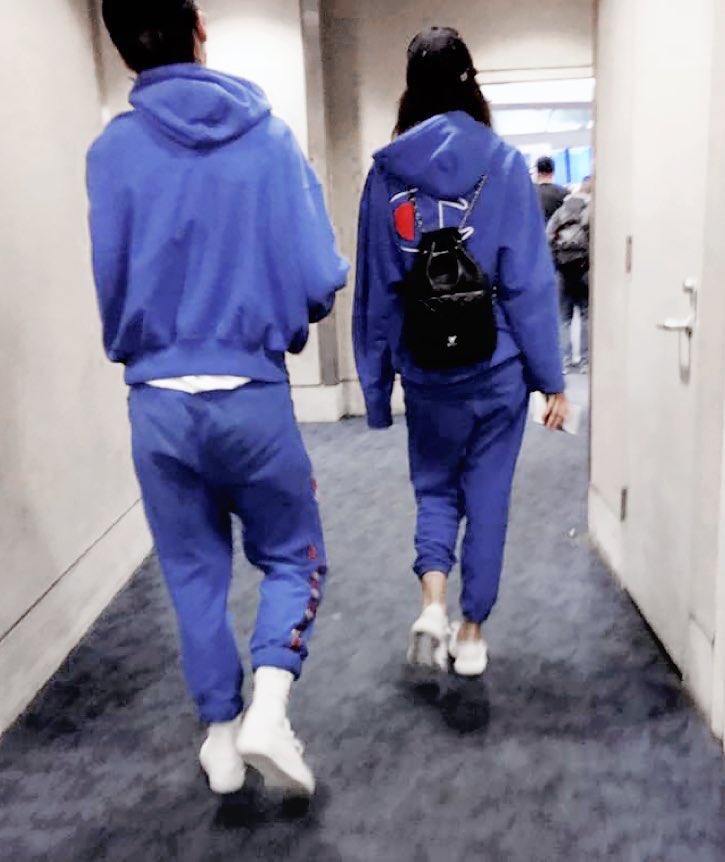 ___1224am's tweet photo. さりげなくペアルック、
はぁもう大好き
LouisにはやっぱEleが1番😊
ほんとに大事な人だから体を張ったんだよね。ヒーローだよ。
悪者なんかじゃないよ。 https://t.co/Zl3kvtW8sC