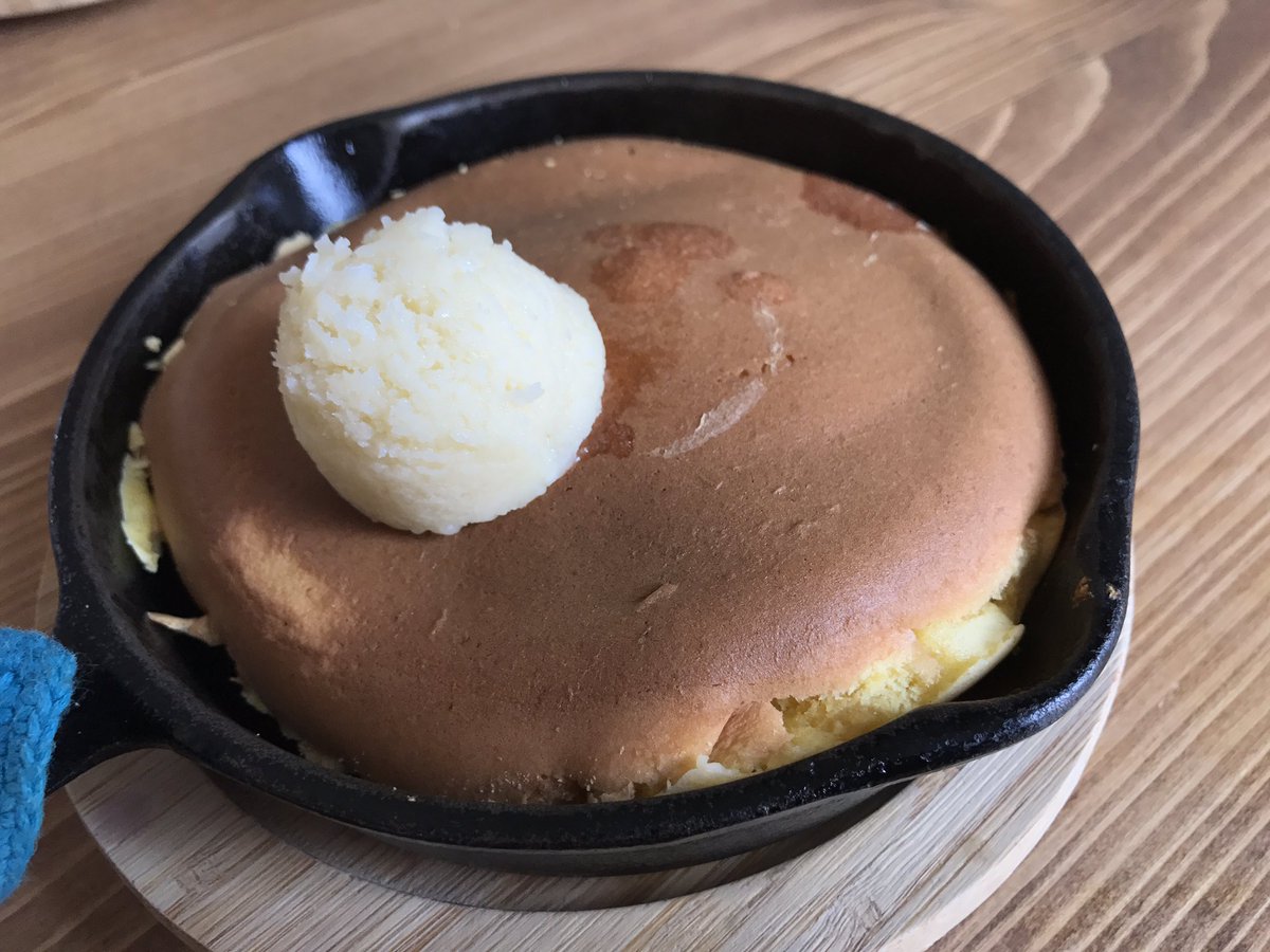 ダッチオーブンパンケーキ