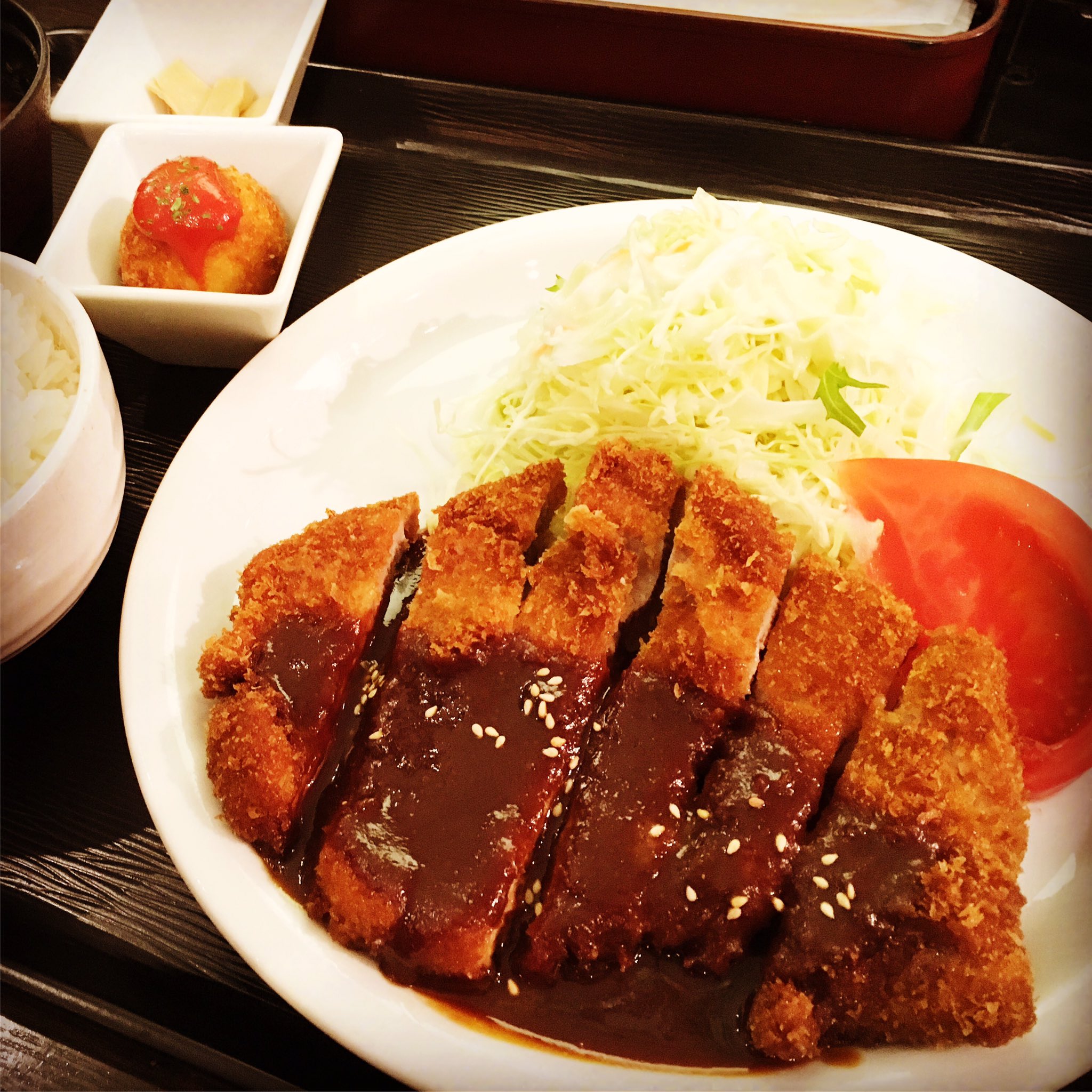 Yuko Ganpuku 名古屋のイラスト教室を始めてから お初の味噌カツ ごちそうさまでした 遠くから電車乗り継いで来て下さってる方々もいらして 本当にありがたいばかりです T Co Xx2pt8g1uj Twitter