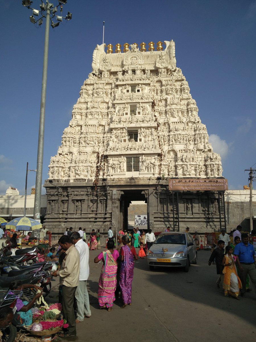 onlynikil's tweet photo. Had a nice dharshan in #kancheepuram #kamakshiamman thanks chandrasekhar &amp; natraja Sastry #Nikkilcinema #news23 #nikkilsms #cinimininews https://t.co/oSMnBTYyc0