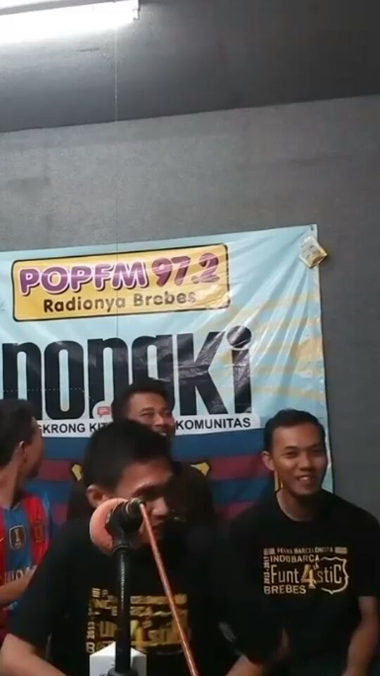 INDOBARCA_BBS's tweet photo. BREBES | #NONGKI @INDOBARCA_BBS | @popfmbrebes | Sabtu,4/3/17 | #ChapterEvent #DokChapter https://t.co/ELDORIXWHW