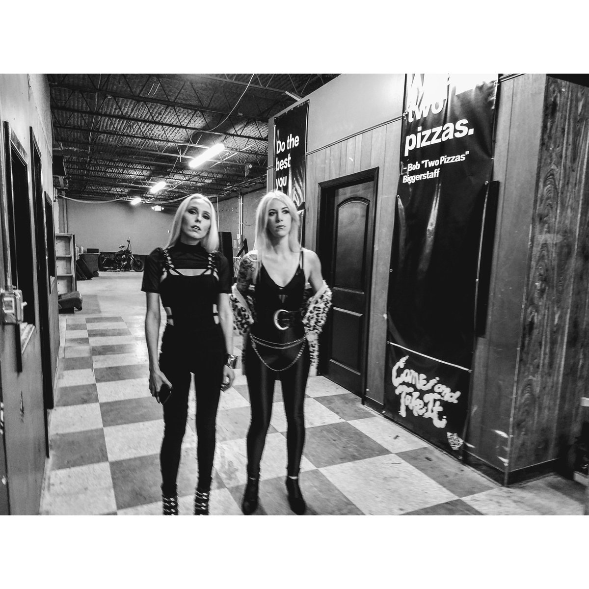 mnynms's tweet photo. In secret places... #photoshoots https://t.co/V15O06vVDY