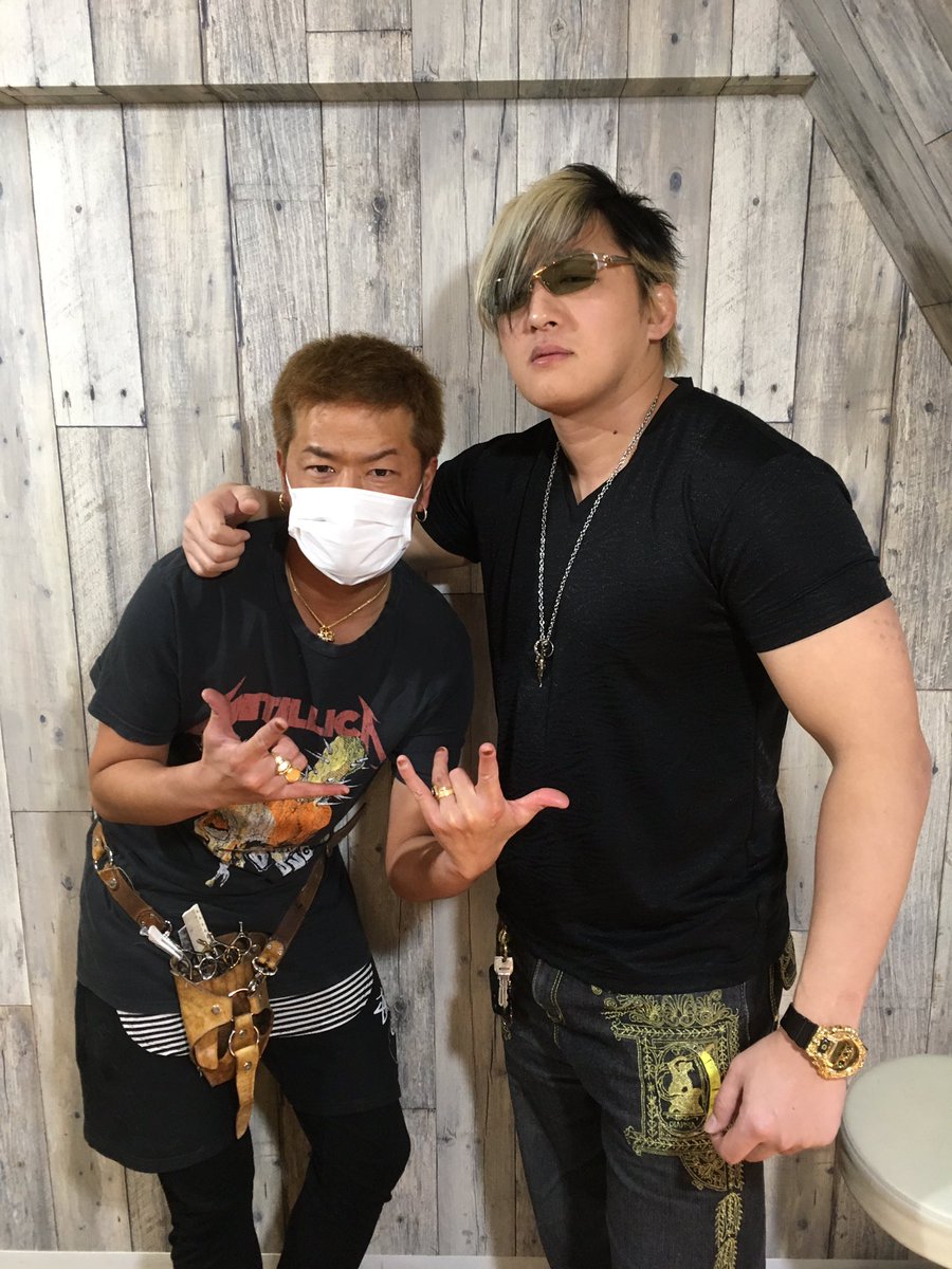 タイチ Twitterren 昨日は髪を切りに ラピステラス渋谷へ いつも通り雰囲気に似合わない超料理人のこうた氏にやってもらう ここに行って タイチのtwitter見て来た と言えばいい事あるかもよ しかしこの店 いつ行ってもモデルみたいな綺麗な若いおねぇちゃんの客