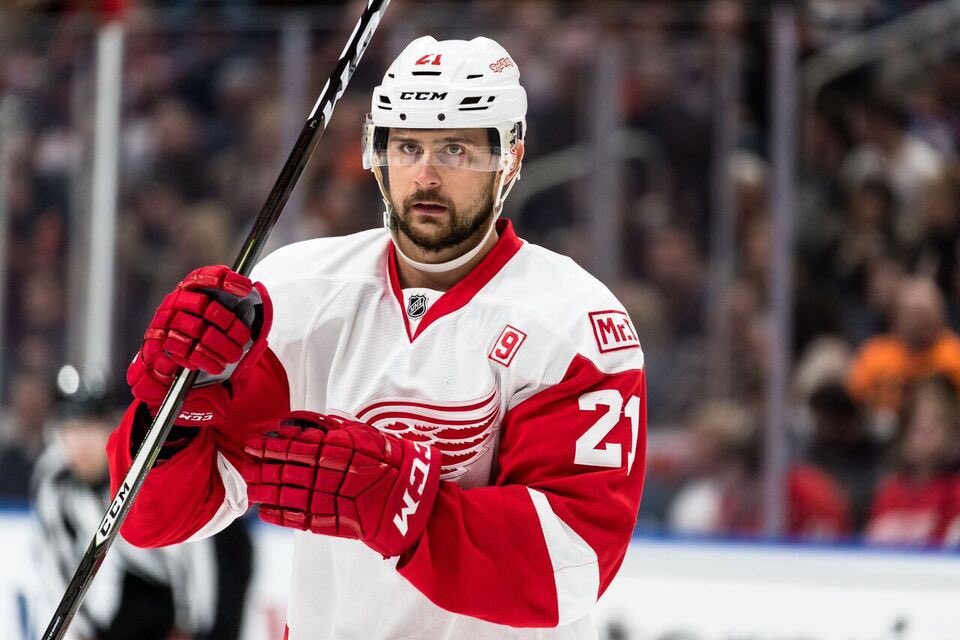 DetroitRedWings's tweet photo. 7:04 on the clock. #RedWings down 3-2. Let's get another. #LGRW #DETvsEDM https://t.co/enSxUDh1Y1