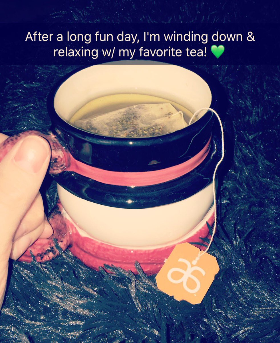 lefebres4's tweet photo. #unwinding #arbonnedetoxtea #myfavorite #awesomeday https://t.co/2h9ytCRlKC