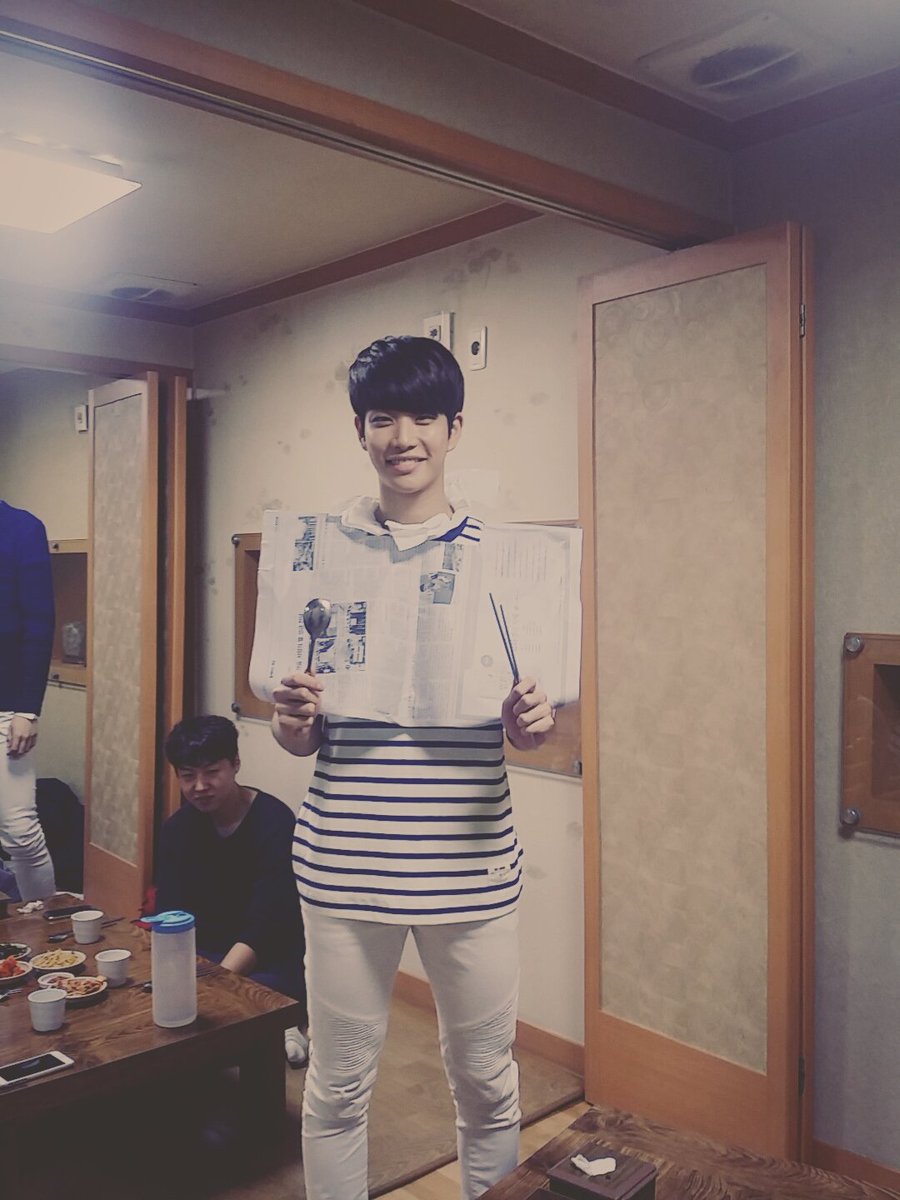 offclASTRO's tweet photo. 행님 제가 좀 늦었습니데이♡♡♡ 해피벌스데이♡♡♡
역시 행님은 강력하십니데이^^♡ 사랑합니데이♡♡♡♡뿅뿅
#HappyMJday 헿 이따보아요^^ https://t.co/xRd2VDCM12