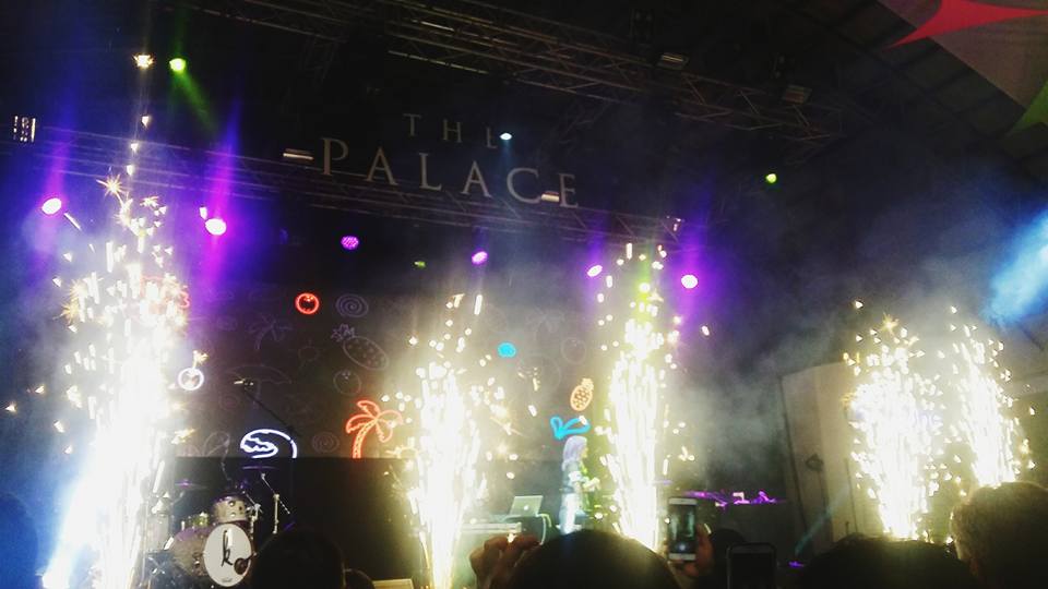 HEMMOPERF's tweet photo. last friday night! 💋🎉  #AYearOfEscape #SMAccessoriesxKiiara https://t.co/KdiIxjdrBV