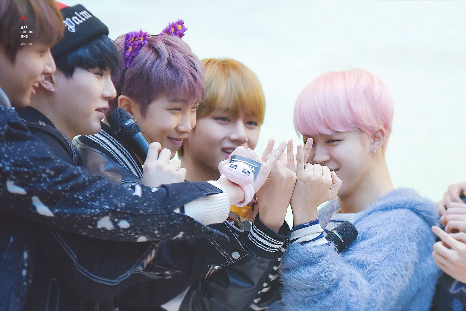 taehyung pics⚡️ on Twitter: "BTS comparing their pinky fingers with