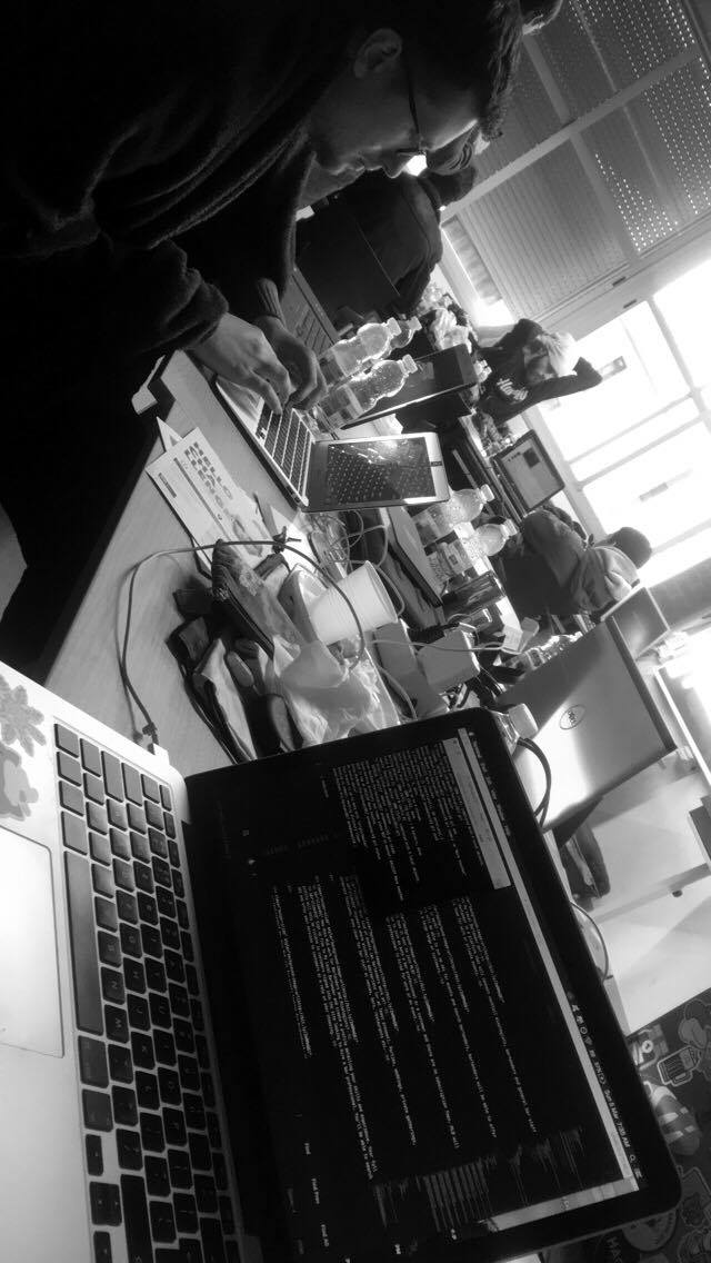 xsmorex's tweet photo. #hackUPC #HackUPC2017 #HackUPC2017w https://t.co/krKn9VuffM