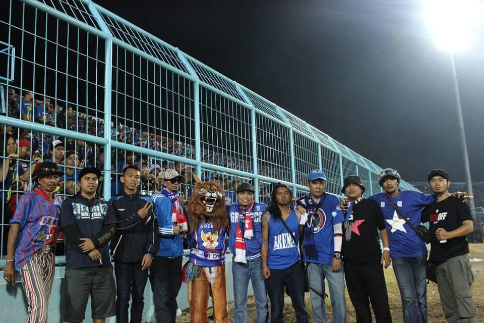 arema_98's tweet photo. #CurvaSud #TribunSkore #CurvaNord #SeduluranSelamanya BE READY WILL SEE YOU IN #OptimisFINAL, BE READY PAIN IS JUST PARTBOF THE GAME https://t.co/B3VoVBdmNR