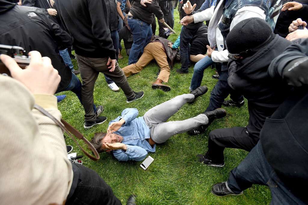 Berkeley, Ca. liberals testing to see if this Trump supporter is allergic to Pepper Spray. He is. -VJ
#SundayMorning