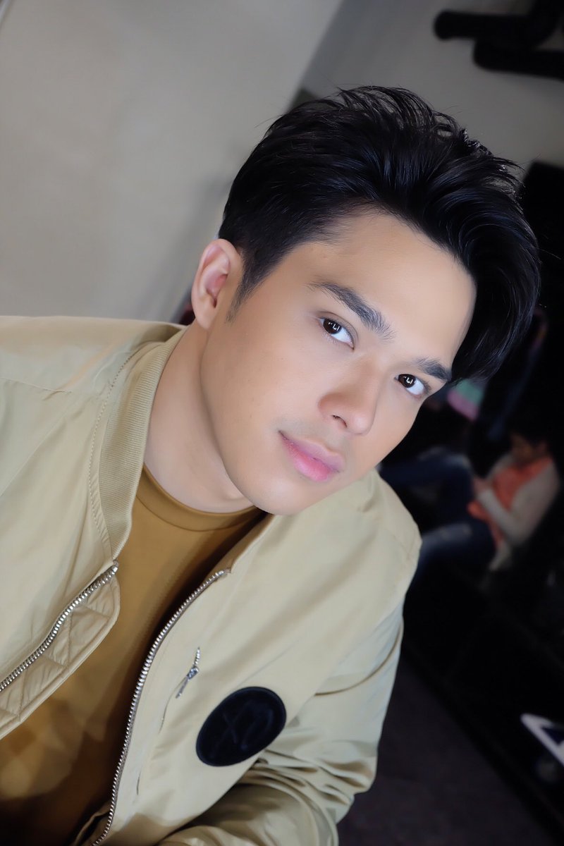 Elmo today on ASAP | Credit : <a href="/aimeegrey/">aimee marie grey</a> 

#OneMusicSuperJanella