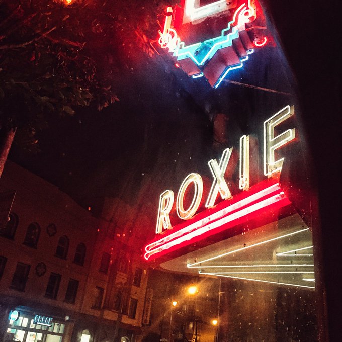 Window seat on a rainy night #SanFrancisco #mission https://t.co/UW65JOZvKB<a href="/tag/sanfrancisco"class="tags">#SanFrancisco</a><a href="/tag/mission"class="tags">#mission</a>