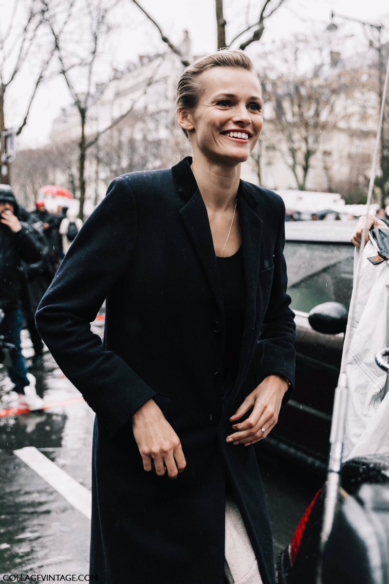 goodnessclothes's tweet photo. Vía #CollageVintage #PFW #PFW17 #StreetStyle #inspiration https://t.co/luMvy39fLS
