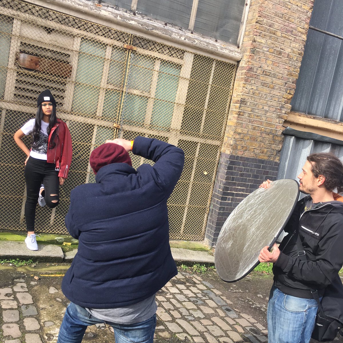 MUATeamLondon's tweet photo. First look on today's shoot 📸 Fashion in Shoreditch 👅 Michelle on Make-up &amp; Steph on Hair #muateamlondon #fashion #londonmakeupartist #bts https://t.co/OfzHGS1fZ2
