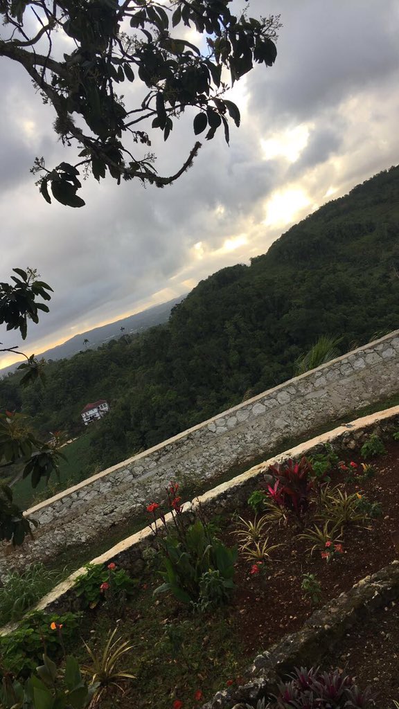 coachmyhrek's tweet photo. 13 hour travel day, got to Jamaica safe , and woke up to this view. God is good! #hpgoweek #teamjamaica https://t.co/q2WM5L5pHc