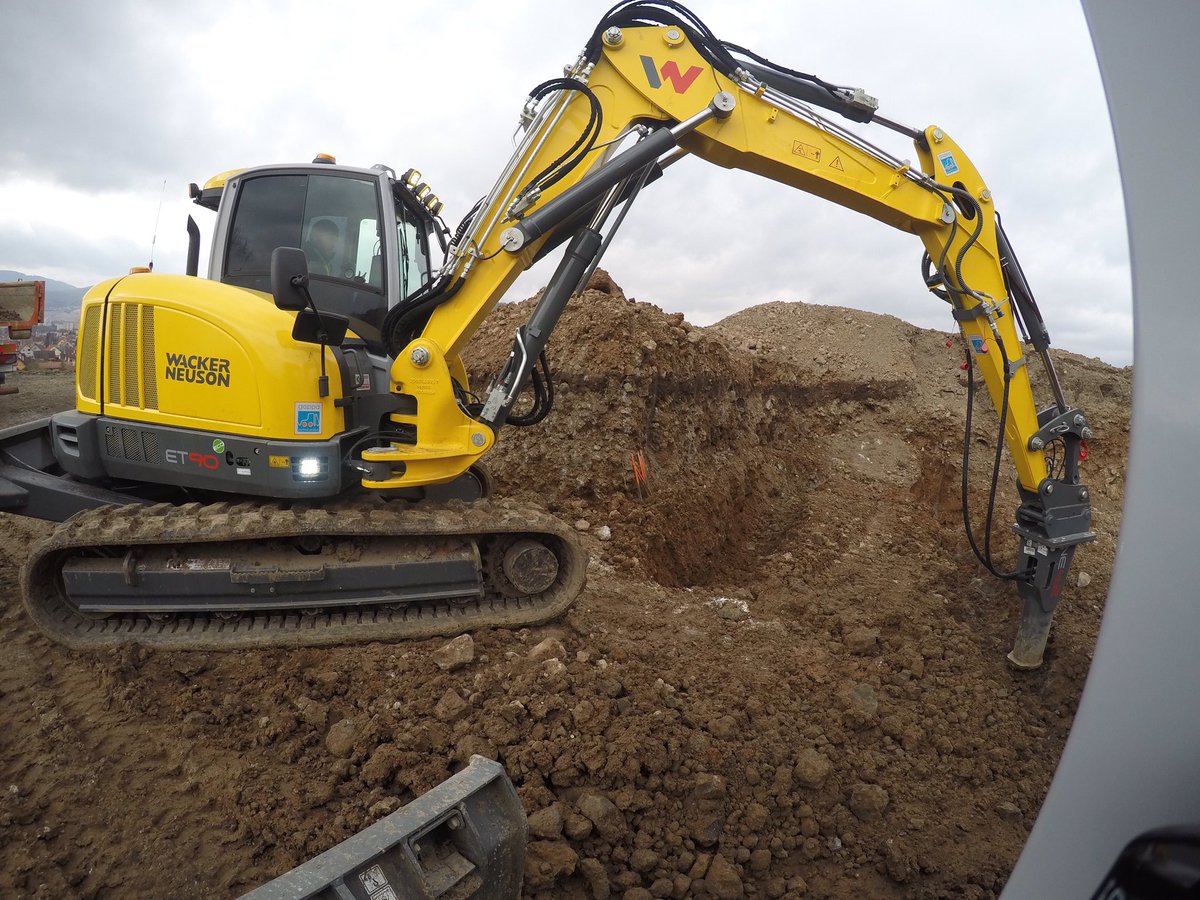AndrejGappaGask's tweet photo. #engcon #wackerneuson #et90 https://t.co/s37pOa09wv