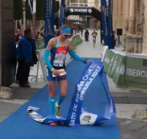 ObjTriatlon's tweet photo. Demoledoras victorias de Gustavo Rodríguez y Mavi García en el Cpto. de España de Duatlón de larga distancia
https://t.co/Un8U8skBpP https://t.co/tTsc57usel