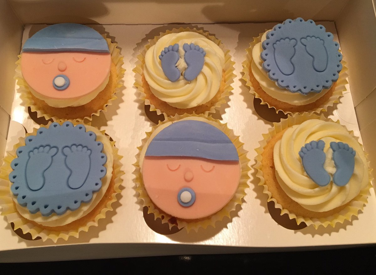 _LACupcakes's tweet photo. Some of our latest cakes and cupcakes. #football #larbert #falkirk #cupcakes #cakes #baby #m&amp;ms https://t.co/EMakqAGdwS