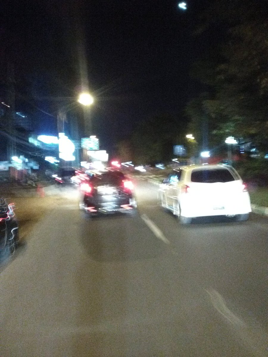 LilisAgata's tweet photo. Pukul 19.38 jln dieng Malang Malang terpantau ramai lancar-AgataBC4
@Edunewsfm @official_itv #trafficmalang https://t.co/5CFORgqvIW