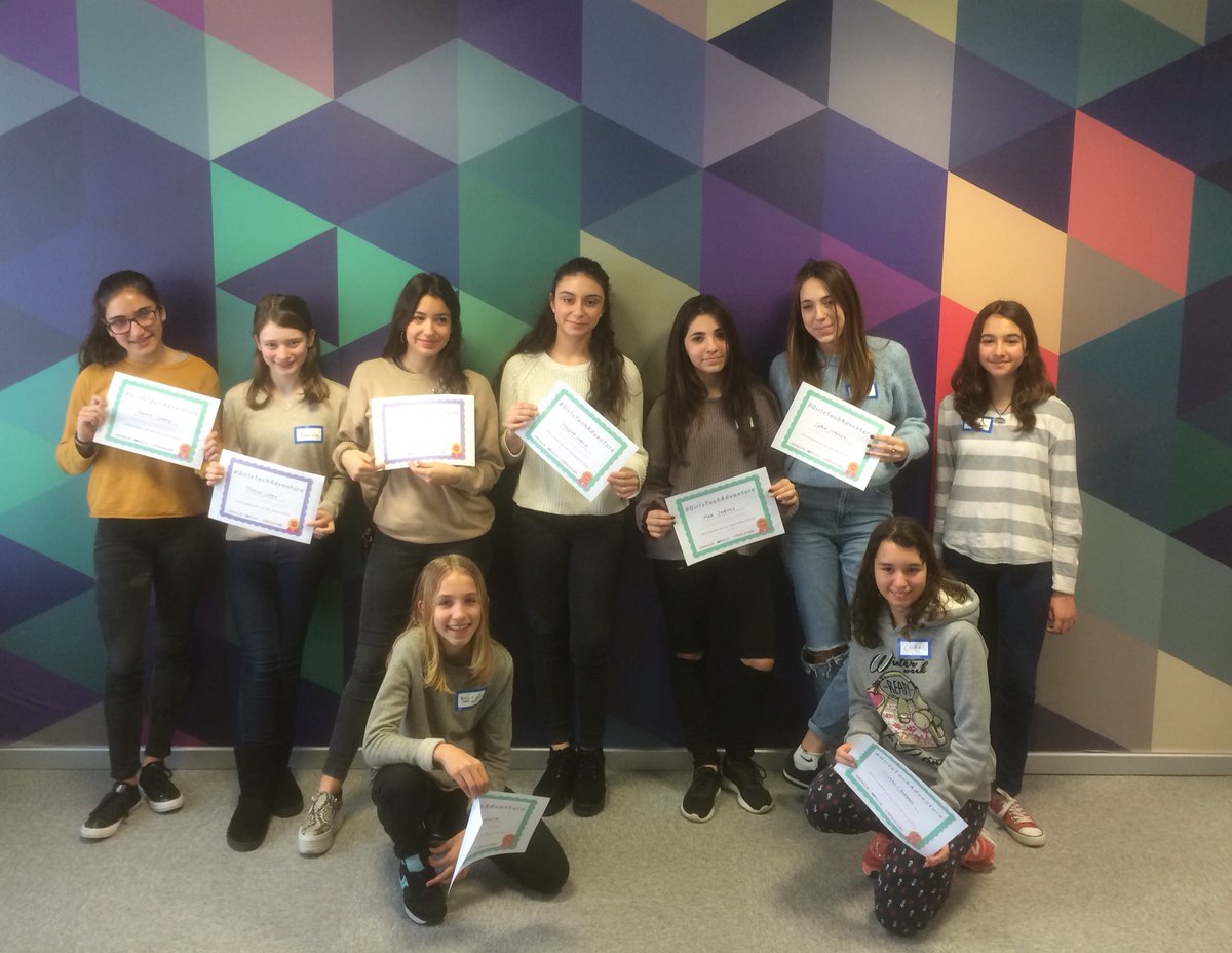 GirlsInLab's tweet photo. Hoy todas fuimos una chica Techie!! 😀👌#GirlsTechAdventure en #NetSuite 🙋🏻🙋🏼🙋🏽🙋🙋🏿 https://t.co/gkUdyJZPED