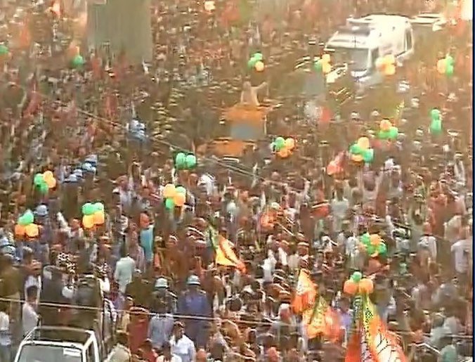 meetmukul25's tweet photo. #प्रधानमंत्री तो अपने #संसदीय #क्षेत्र मे हैं
लेकिन #विरोधी ऐसे बैचैन हैं
जैसे उनके #घर में घुस गए हों
#ModiEICSong
https://t.co/1PnP3ZVUMx