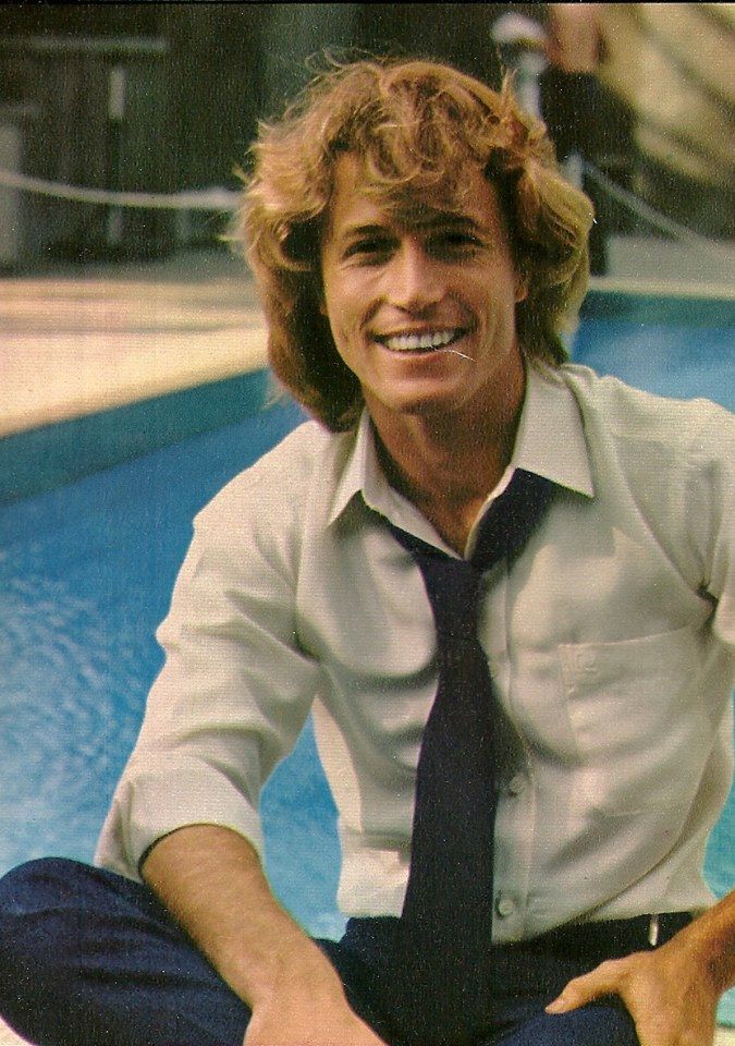 HAPPY BIRTHDAY 

Andy Gibb 3/5/1958 - 3/10/1988 