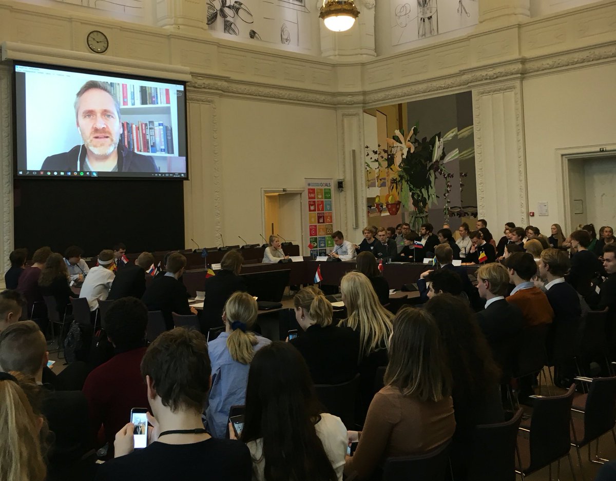 Så vi i gang med 2. dag af Ungdommens EU-topmøde! 190 deltagere! Mega stolt tovholder #eudk #ungdommenseut #frivillighed #ficungdom #politik