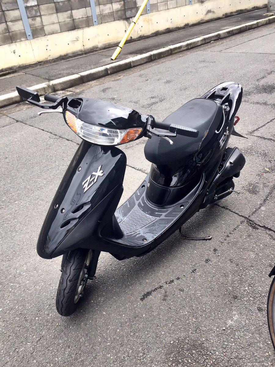 kojikoji6130316's tweet photo. バイク売ります
ほぼ新品でセルも一発できくらしいです！
値段は今のところ69800で、分割なら+1万
交渉次第で値段変わるかもらしい！
とりあえずRTお願いします！
気になった人おれのDMきてください！ https://t.co/k5Cybhxtie