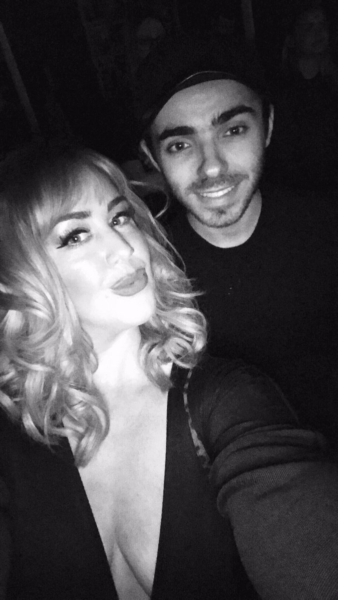 PoppyTremain's tweet photo. @NathanSykes what a lovely guy!! 😊 https://t.co/I4oTLij4ns