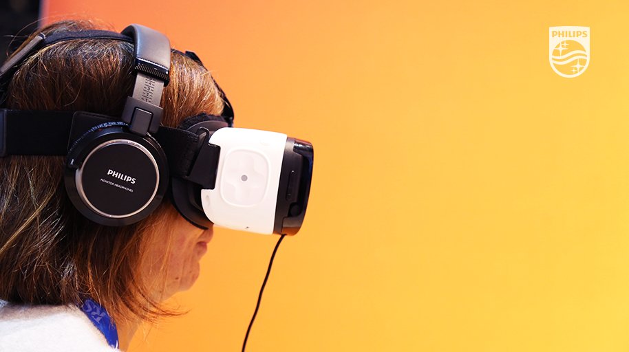 PhilipsLiveFrom's tweet photo. Have you experienced the power of #radiology with #PhilipsVR? Last chance at #ECR2017 > https://t.co/d0cwUTHJiH https://t.co/LjwLQHk5ia