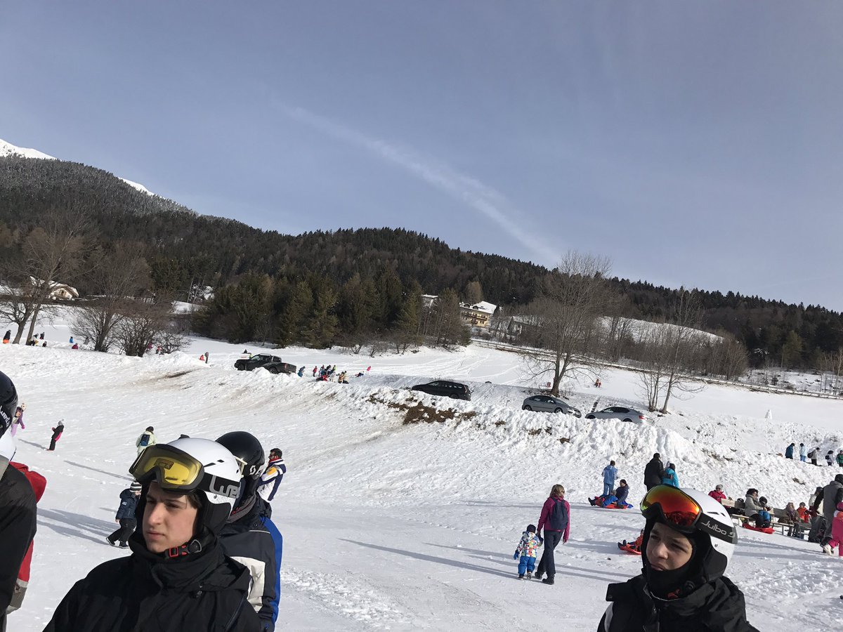 Ellie_Haye5's tweet photo. Missing skiing✌🏻xx https://t.co/8cPn5o0U3W