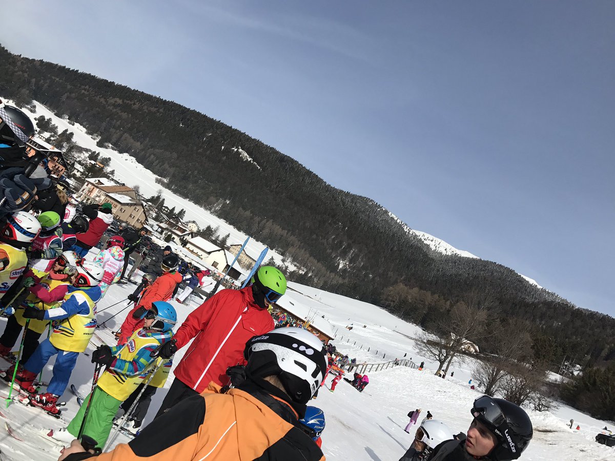 Ellie_Haye5's tweet photo. Missing skiing✌🏻xx https://t.co/8cPn5o0U3W