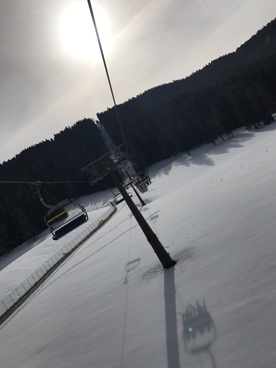 Ellie_Haye5's tweet photo. Missing skiing✌🏻xx https://t.co/8cPn5o0U3W
