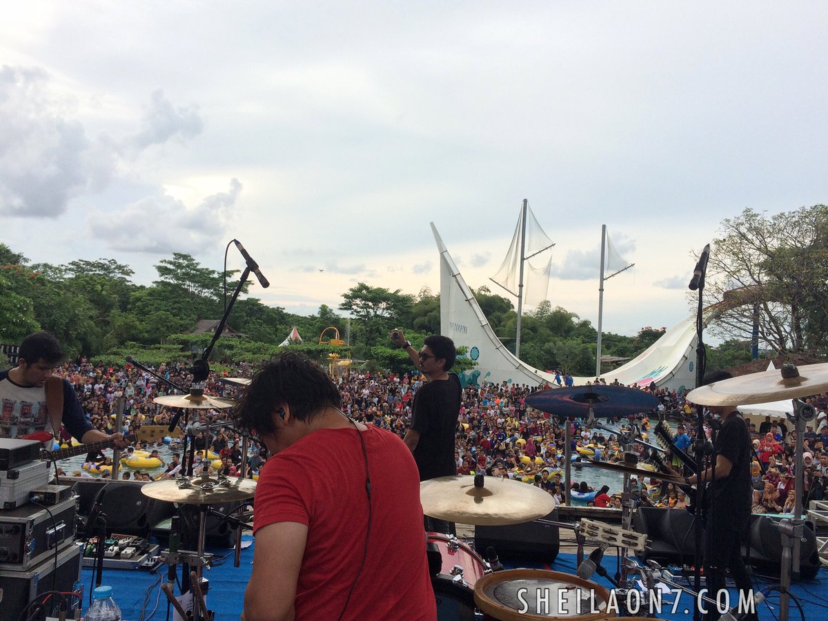 Sheila On 7 tweet media